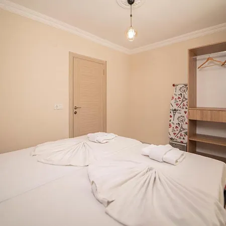 Comfortable With Balcony In Lejlighed